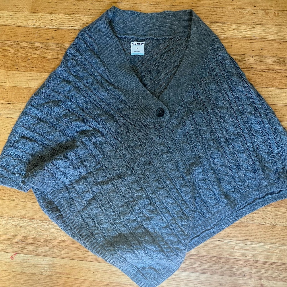 Stylish Poncho for Autumn Walks